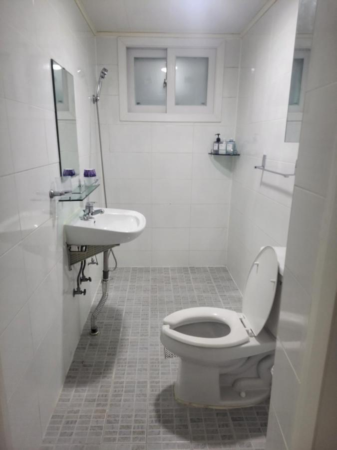 Newly Renovated 2 Bedroom Apartment #7 Seoul Exterior photo